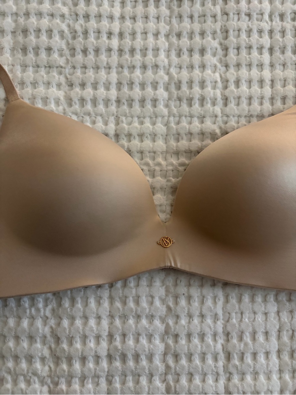 Victoria's Secret Nude T-Shirt Bra with Gold Logo Charm